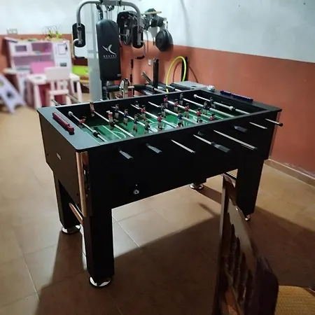 La Mancheguita: Family With Pool And Bbq In Madrigueras